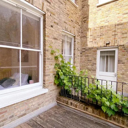 Uk Chaps Retreat: Balcony Apartment London Exterior photo